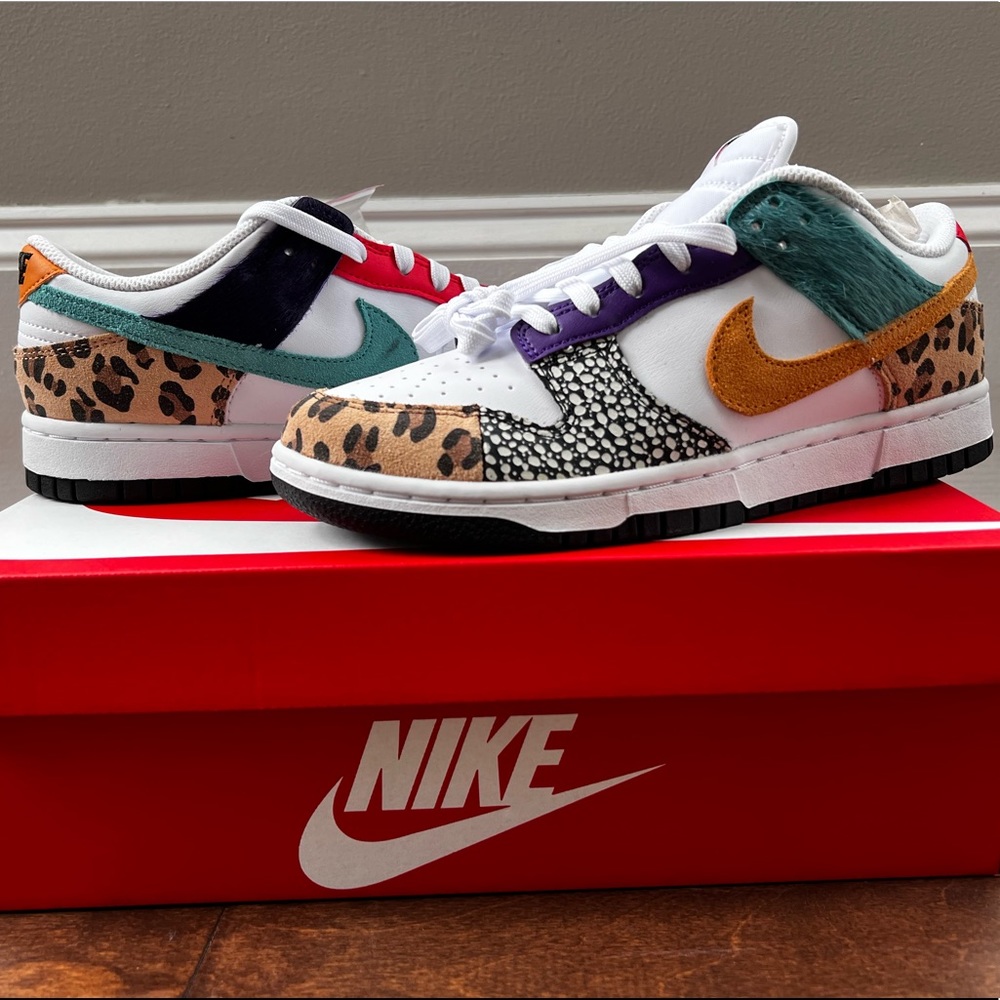 Nike Dunks Sz Women 8. DS